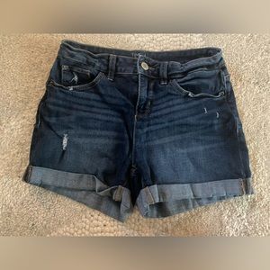 Time and Tru Women’s Mid-Rise Jean Shorts— Size 6